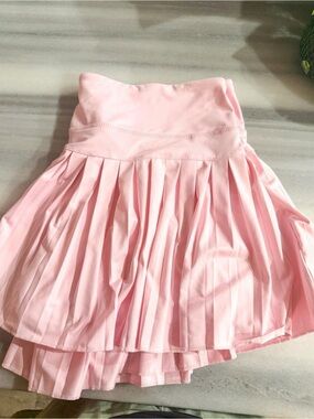 Gold Hinge Light Pink Pleated Skirt